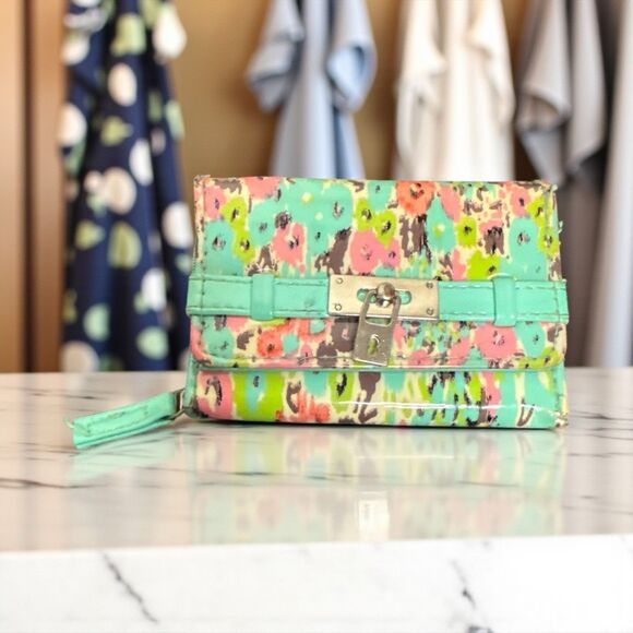 CLAIRE'S Abstract Mini Wallet Change Purse Billfold - Picture 1 of 8